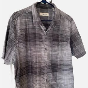 Men’s TOMMY BAHAMA Casual Shirt XL 55% Silk 45% Cotton Gray Single Chest Pocket